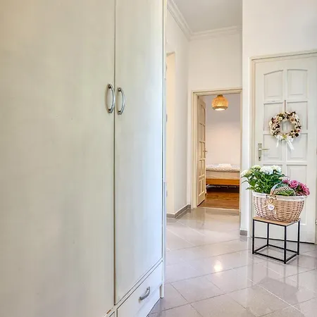 Apartment Nadszal