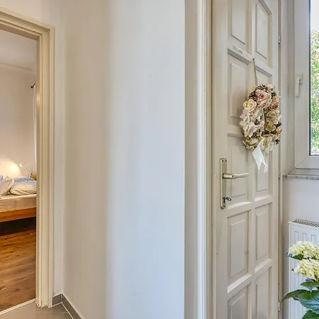 Nadszal Apartment